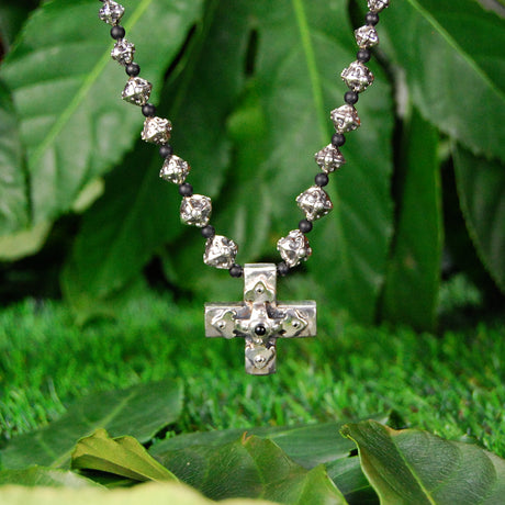 Silberne Halskette PEA s Chain XS Facettiert mit Blades Cross Beads