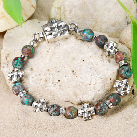 Silbernes Armband mit Perlen und griechischen Klingenkreuzen und Schloss