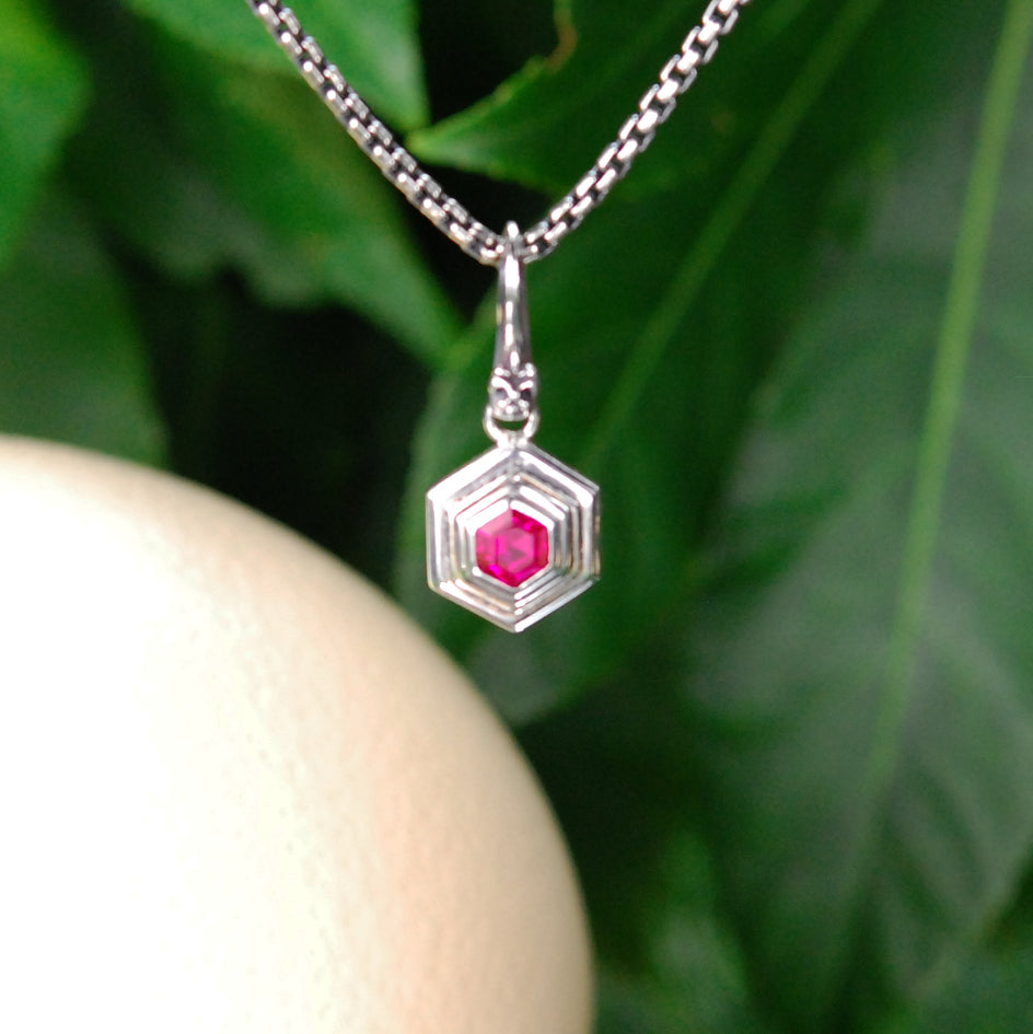 Silver Pendant Hexagon Elfin´Frame with Stone