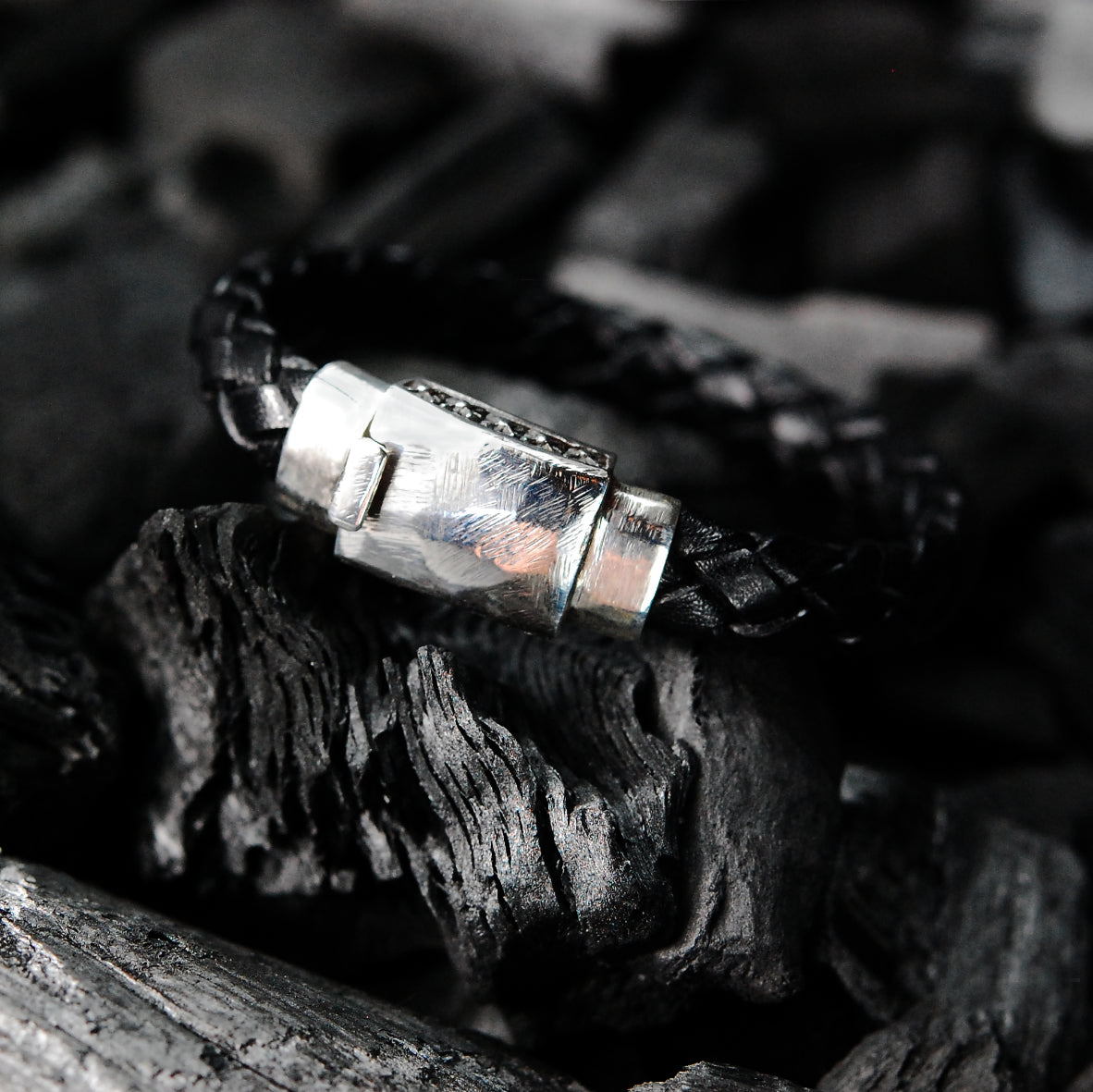 Silver-Leather Bracelet plain faceted  boxlock 10