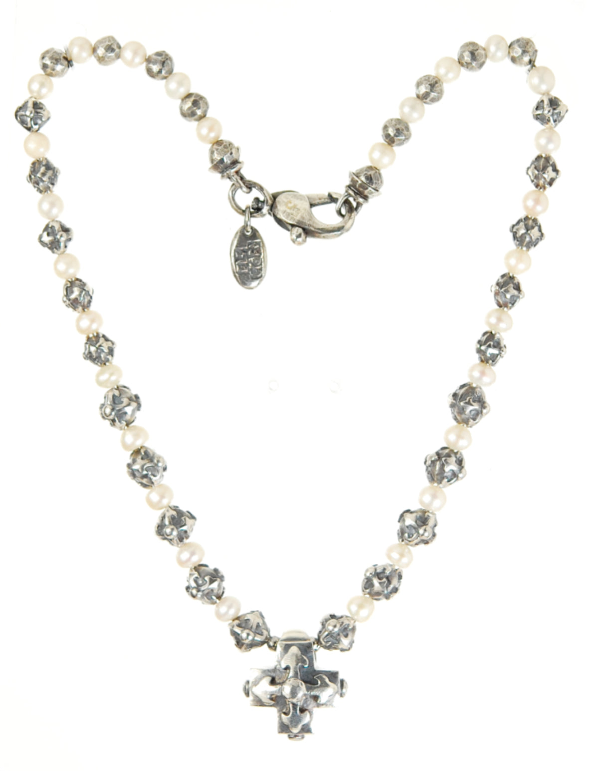 Halskette aus Perlen und facettierten silbernen BLADES CROSS Kugeln