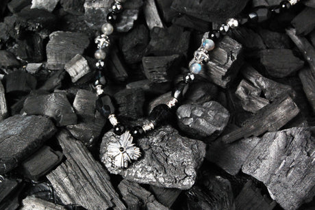 ROCKS and BEADS Halskette mit silbernen Röhren und Kugeln und GRIECHISCHEM MORGENSTERNKREUZ