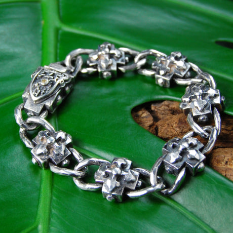 Silberarmband mit griechischen Kreuzen und facettierter Kette mit Wappen-Boxlock 15