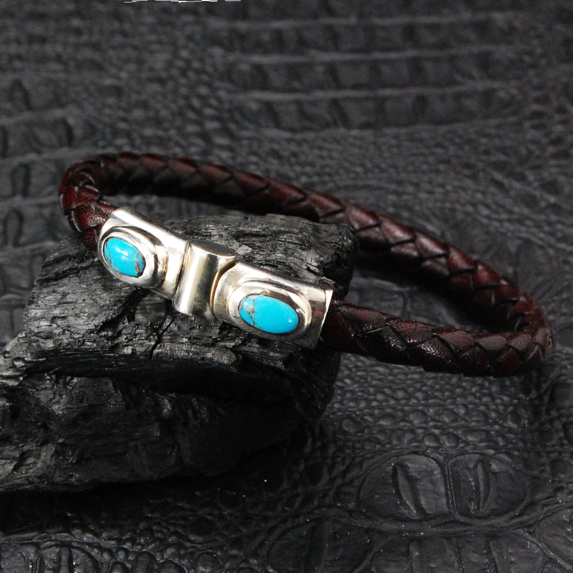 Silver Leather Bracelet and Round Fat Frame with Stone 07