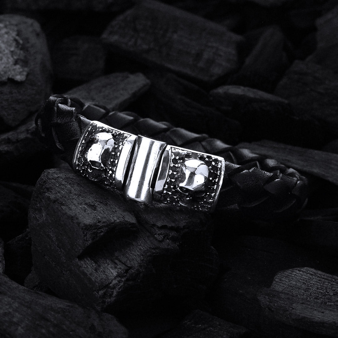 Silber-Lederarmband Silber-Gelenkschloss SKULL auf königlicher Oberfläche für 13-mm-Leder