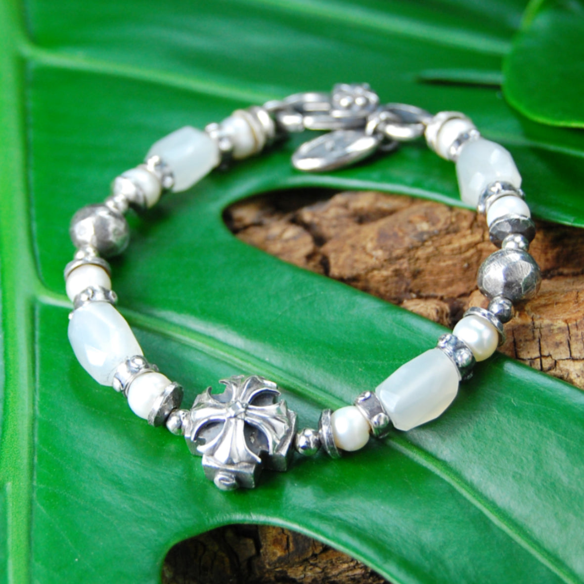 Silberarmband mit Steinperlen MALTESER KREUZ und STEIN Rocks und echten PERLEN