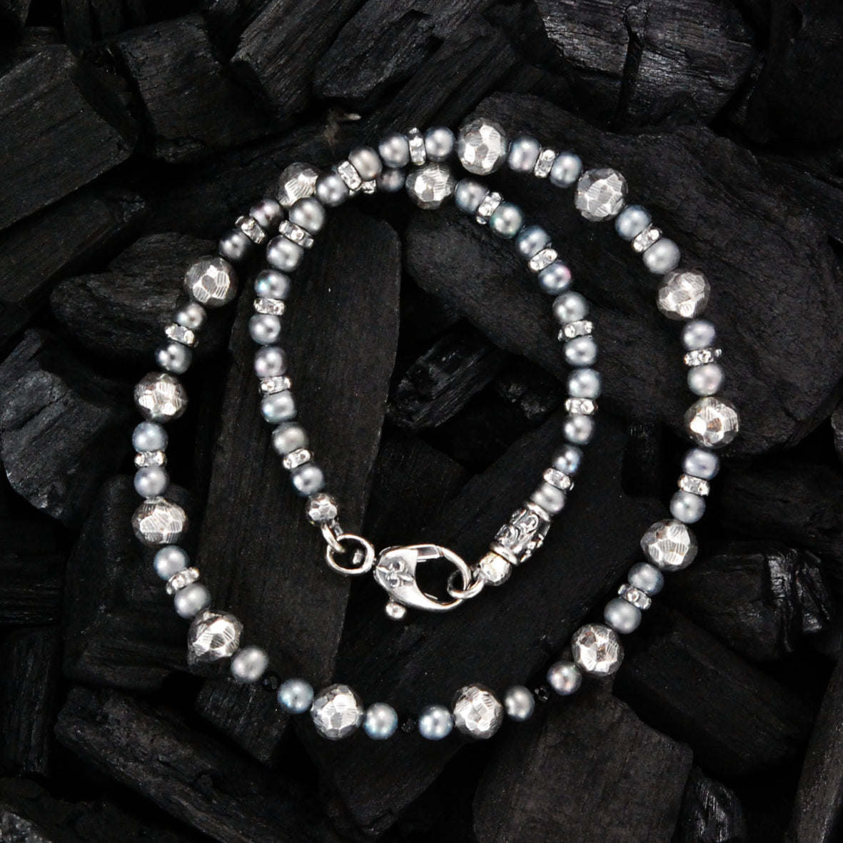 Silver and Pearls Choker with faceted Silver Balls+ PEARLS 5