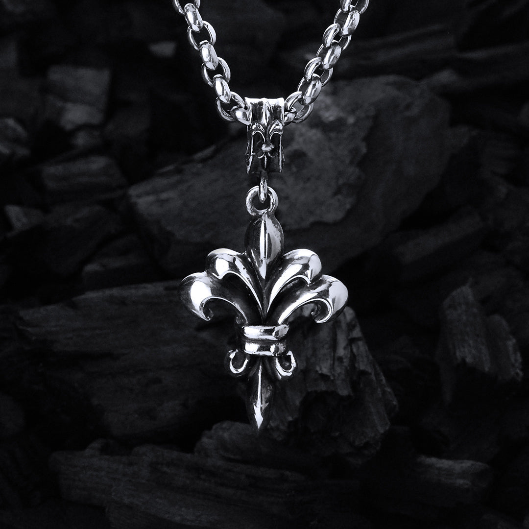 Silver Pendant LILY M plain