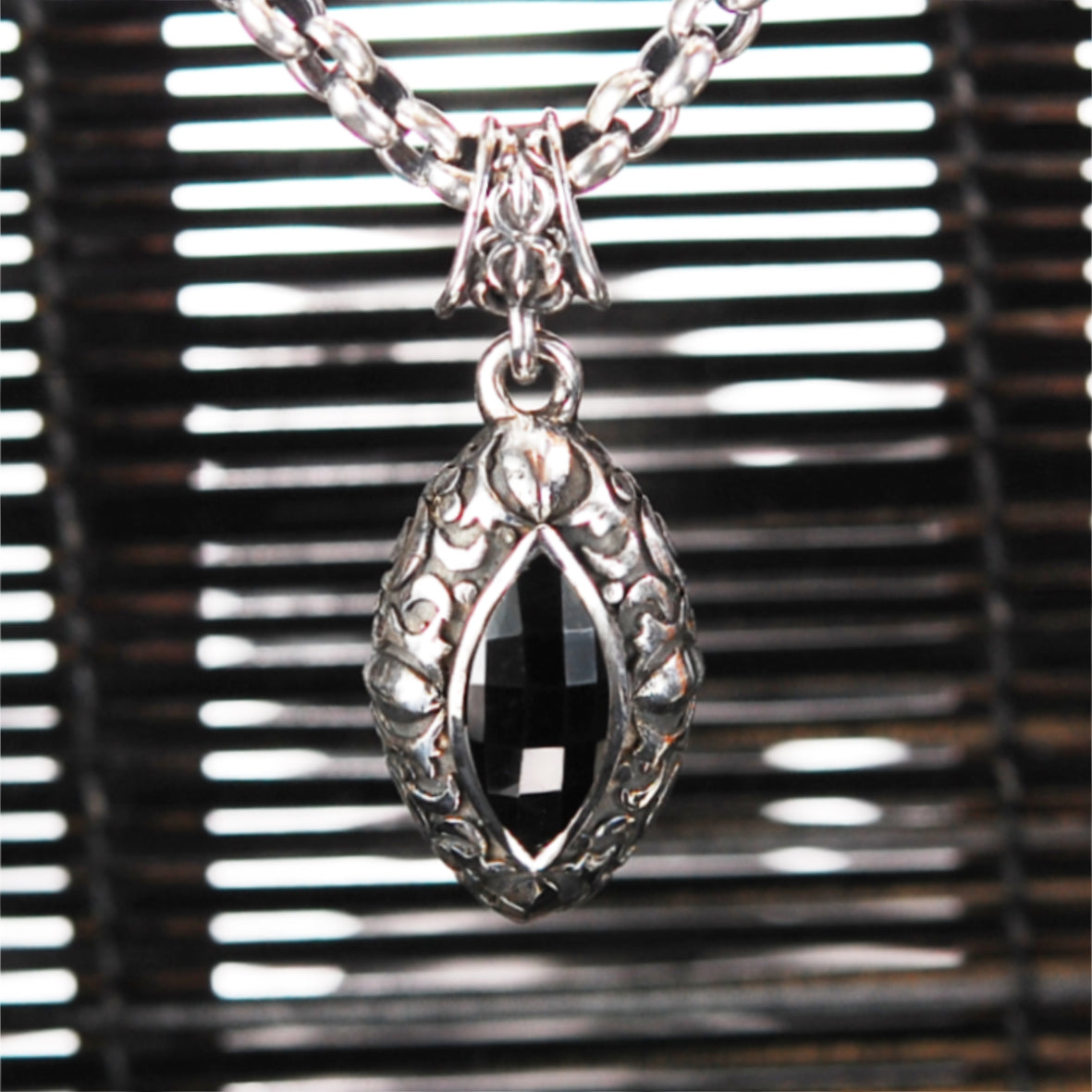 Silver Pendant NAVETTE GARDEN at NIGHT