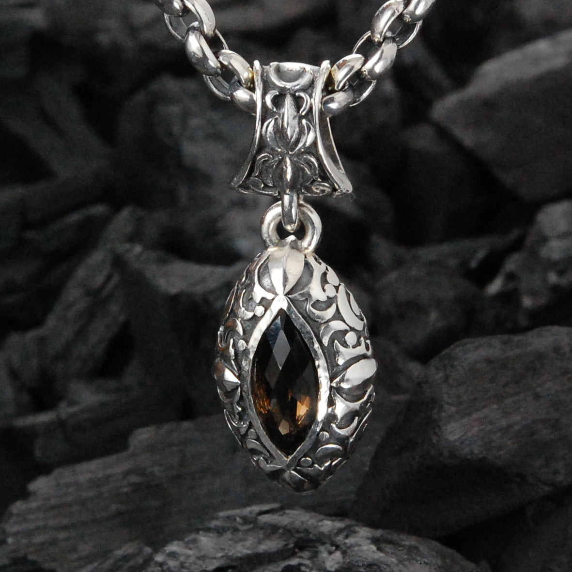 Silver Pendant NAVETTE GARDEN at NIGHT