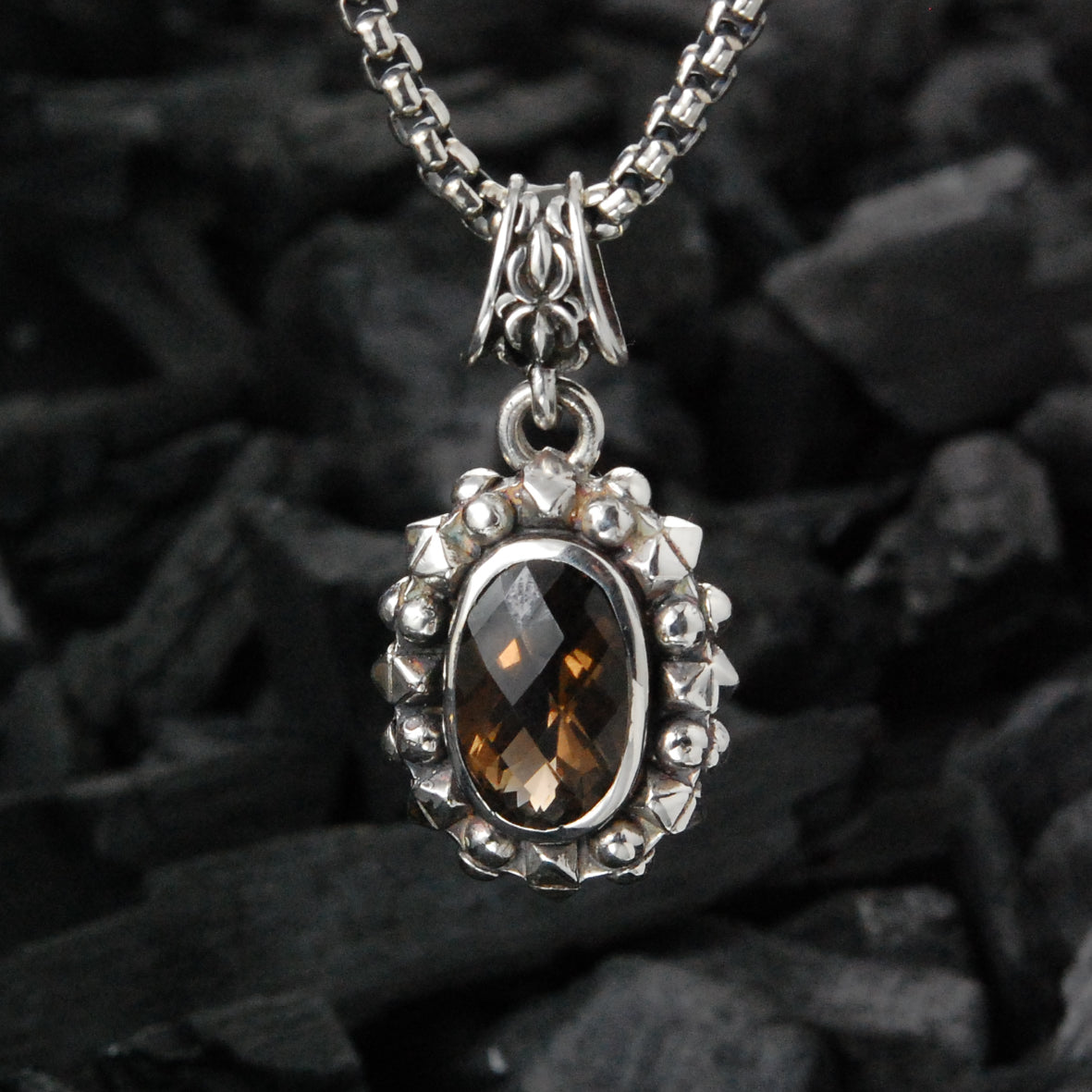 Silver Pendant Oval with Pyramides Sides and Pyramides Top and Stone