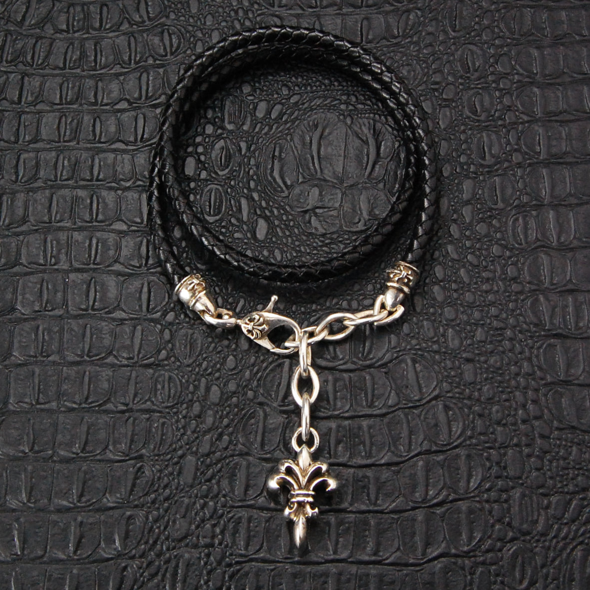 Silver Leather NECKBAND Plain with Navette Chain and LILY xs and Silver Carabiner 6