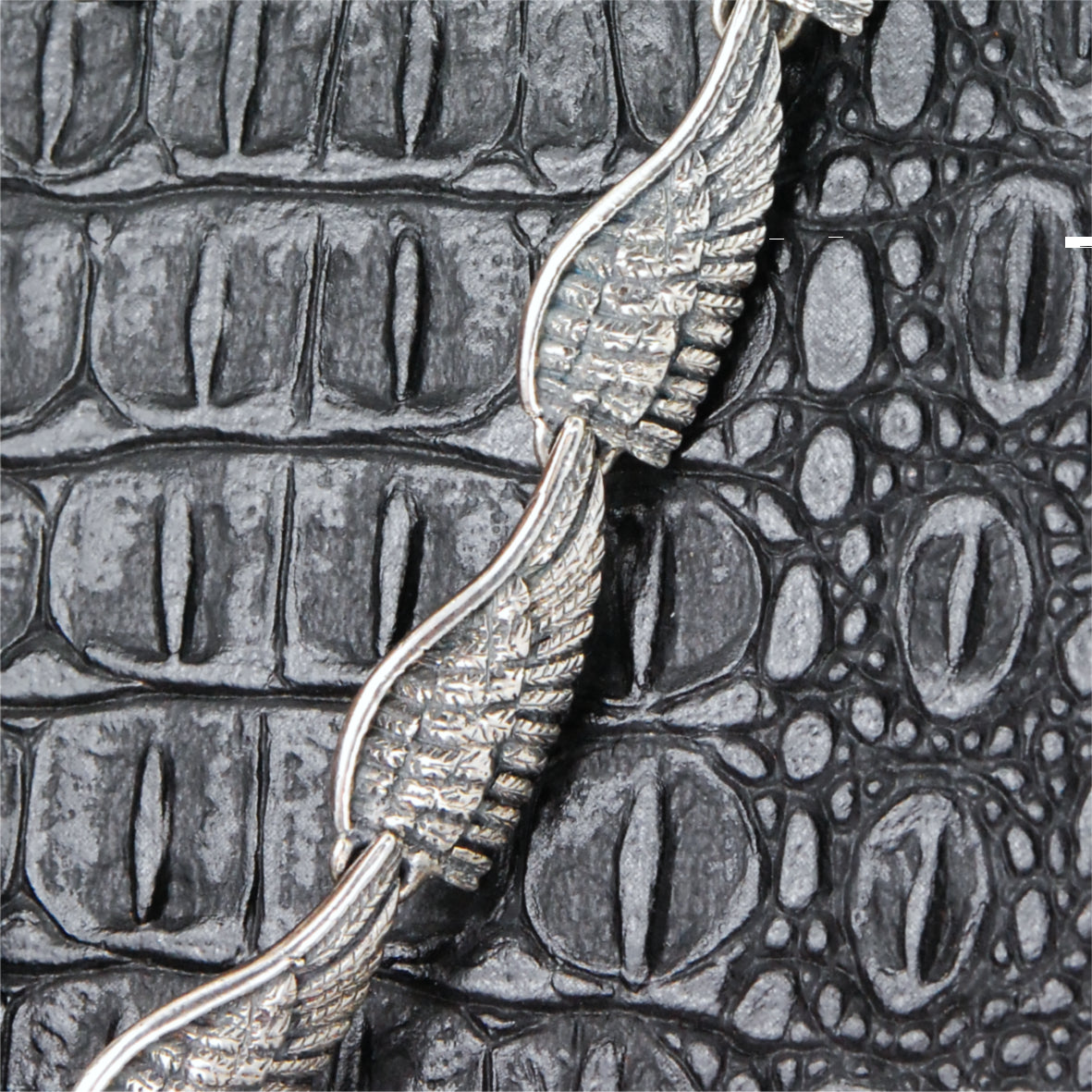 Neckchain Wings and EAGLE SKULL with Lily