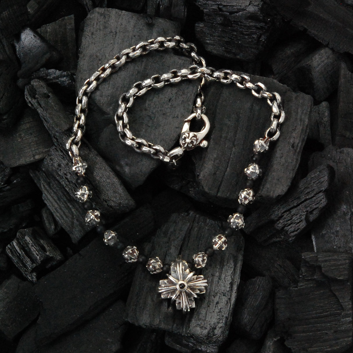 Silberne Halskette PEA s Chain XS Facettiert mit Blades Cross Beads