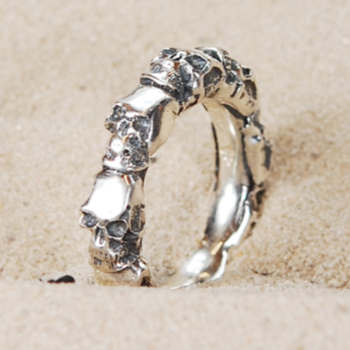 Silver Ring SMALL SKULLS ROW Thumbs Ring
