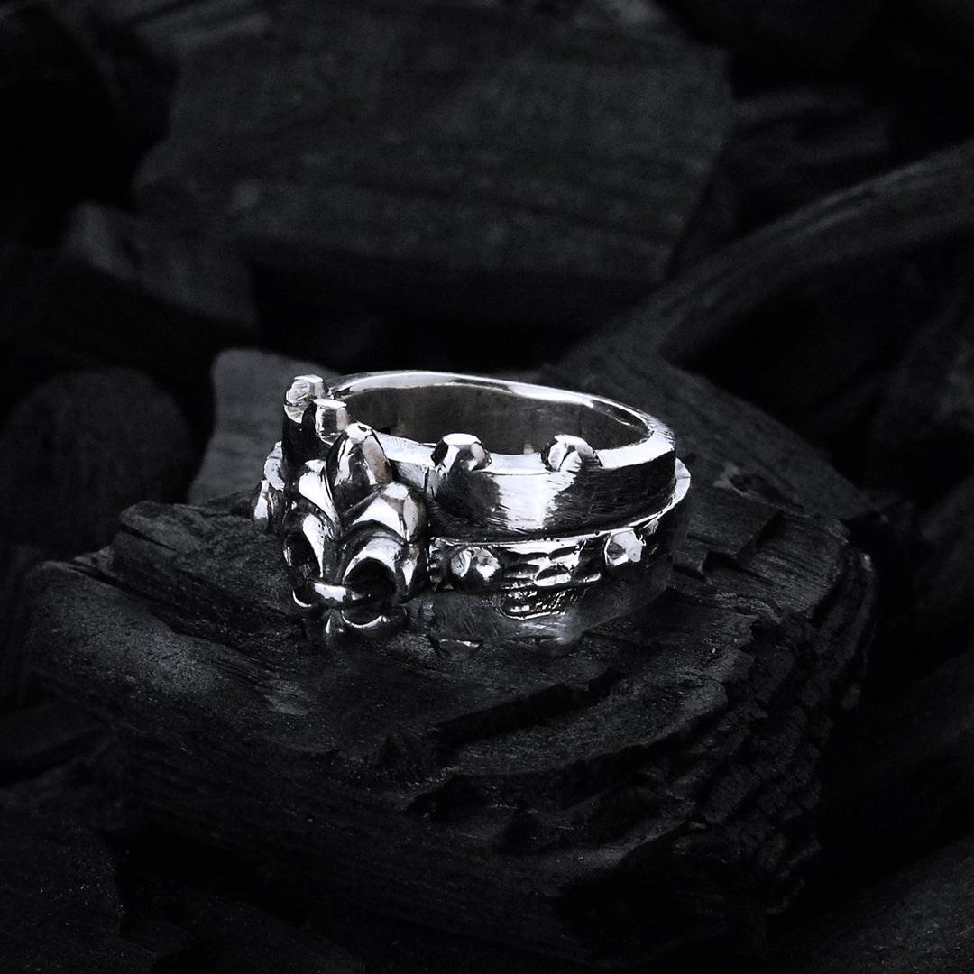 Silver Ring Faceted Body with Rivets and Upright Lily