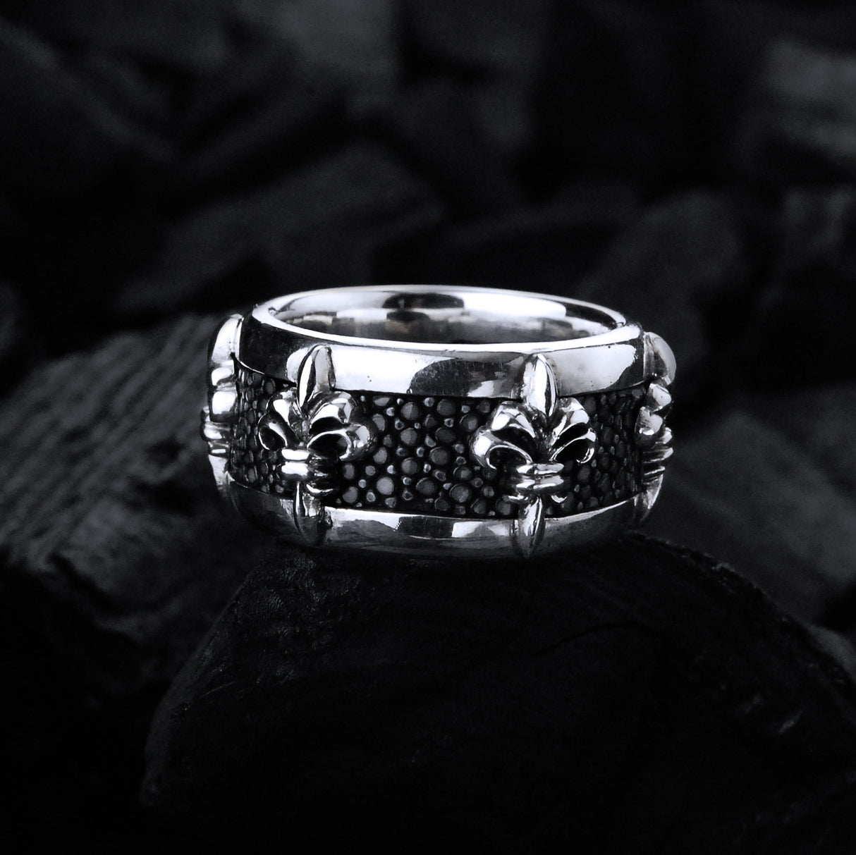 Silver Ring LILIES on Searay Leather