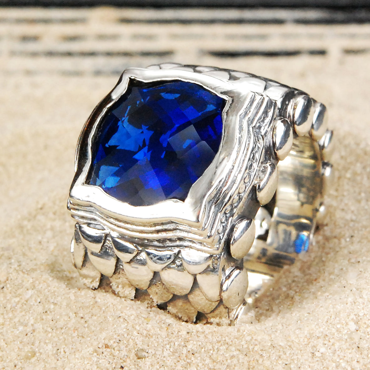 Silver Ring DRAGON SCALES Band with BAROQUE Holder