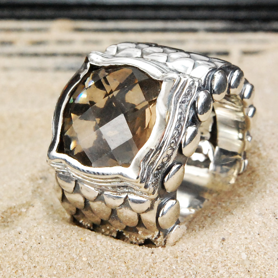 Silver Ring DRAGON SCALES Band with BAROQUE Holder