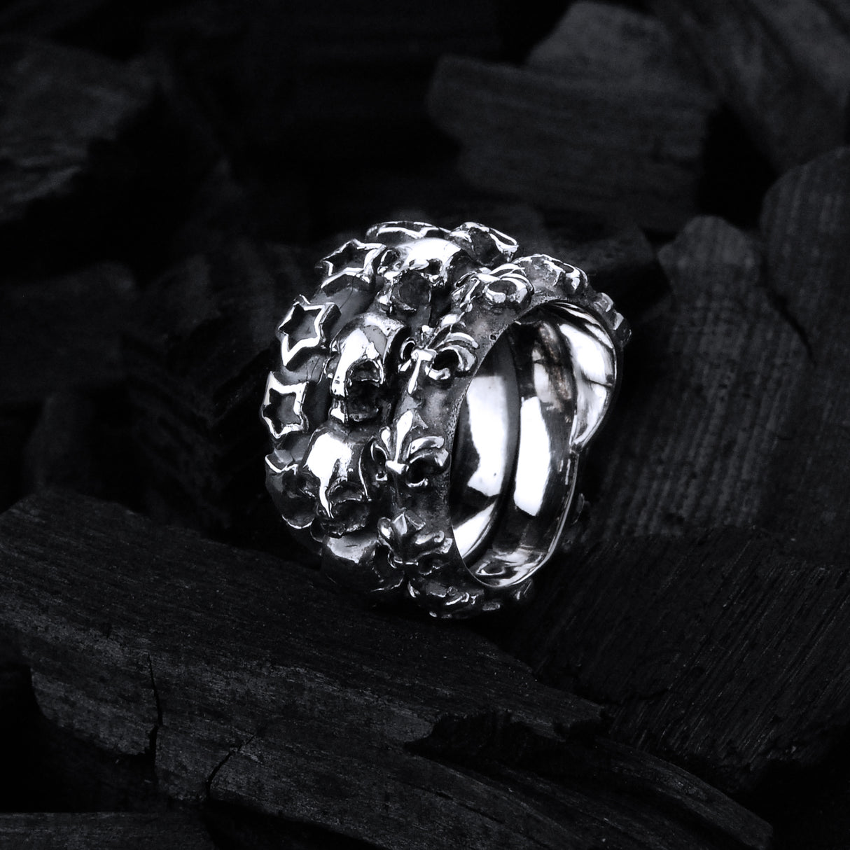 Silver Ring Spiral SKULLS ROW Lilies and Stars