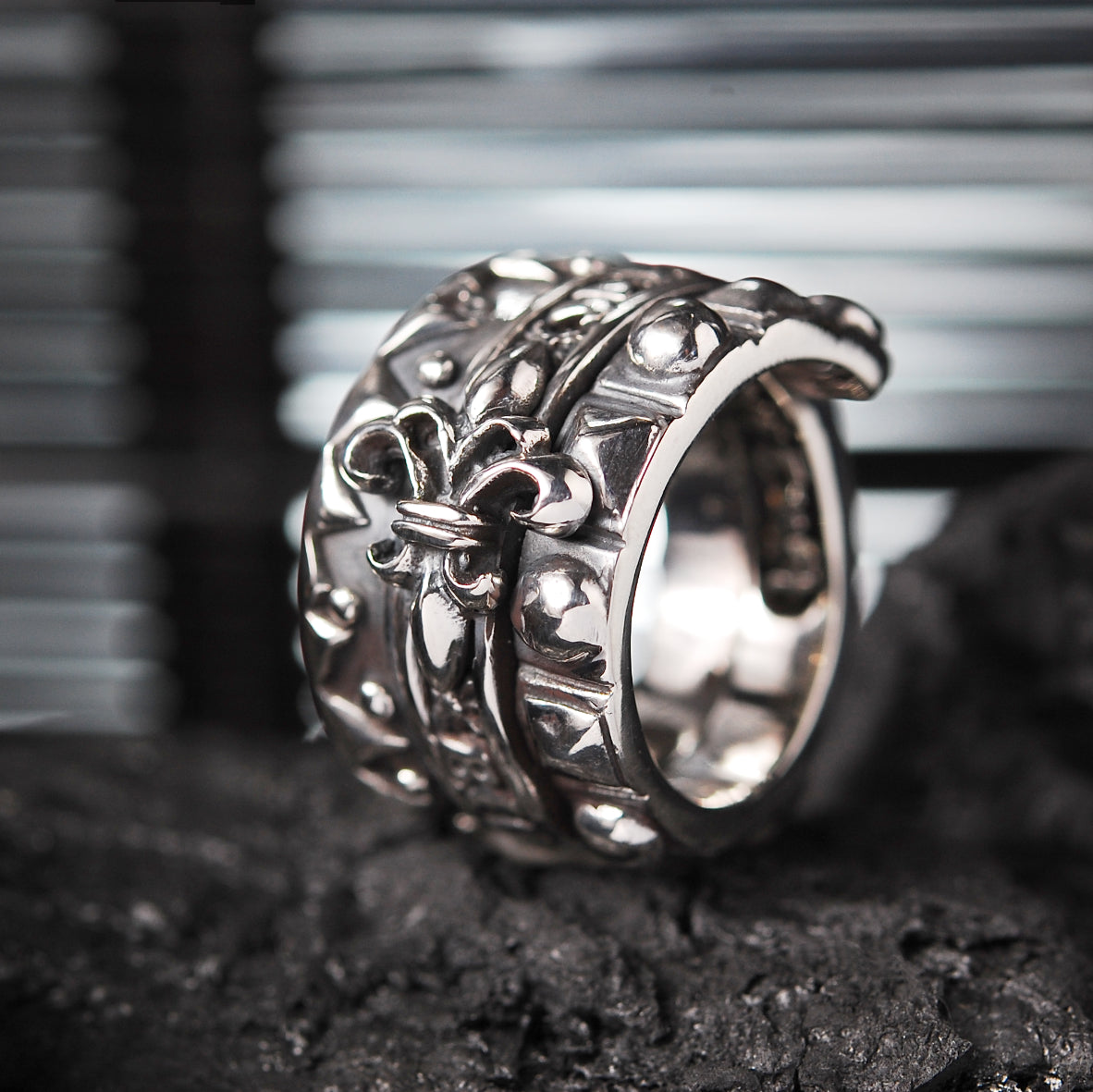 Silver Ring SPIRAL with BELIEVE IN YOUR DREAMS and LILY and Pyramide Sparks Band