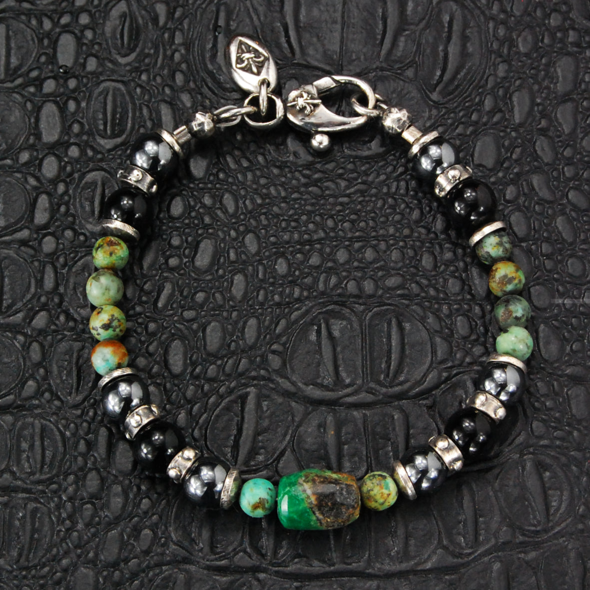 Armband aus Silber und Perlen, rau mit STEINFELSEN