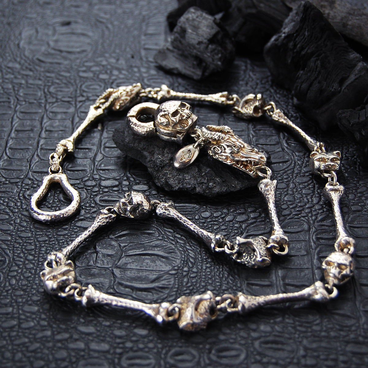 Silberne Geldbörsen oder Schlüsselkette BONES SKULLS DRAGON LION und LEOPARD
