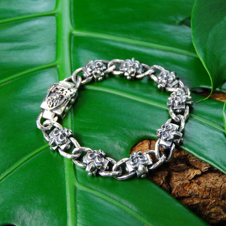 Silberarmband mit griechischen Lilienkreuzen und facettierter Kette mit Wappen-Boxlock 12