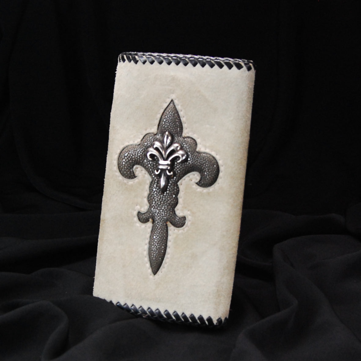 Leather Clutch Wallet with Searay Lily and Silver Lily