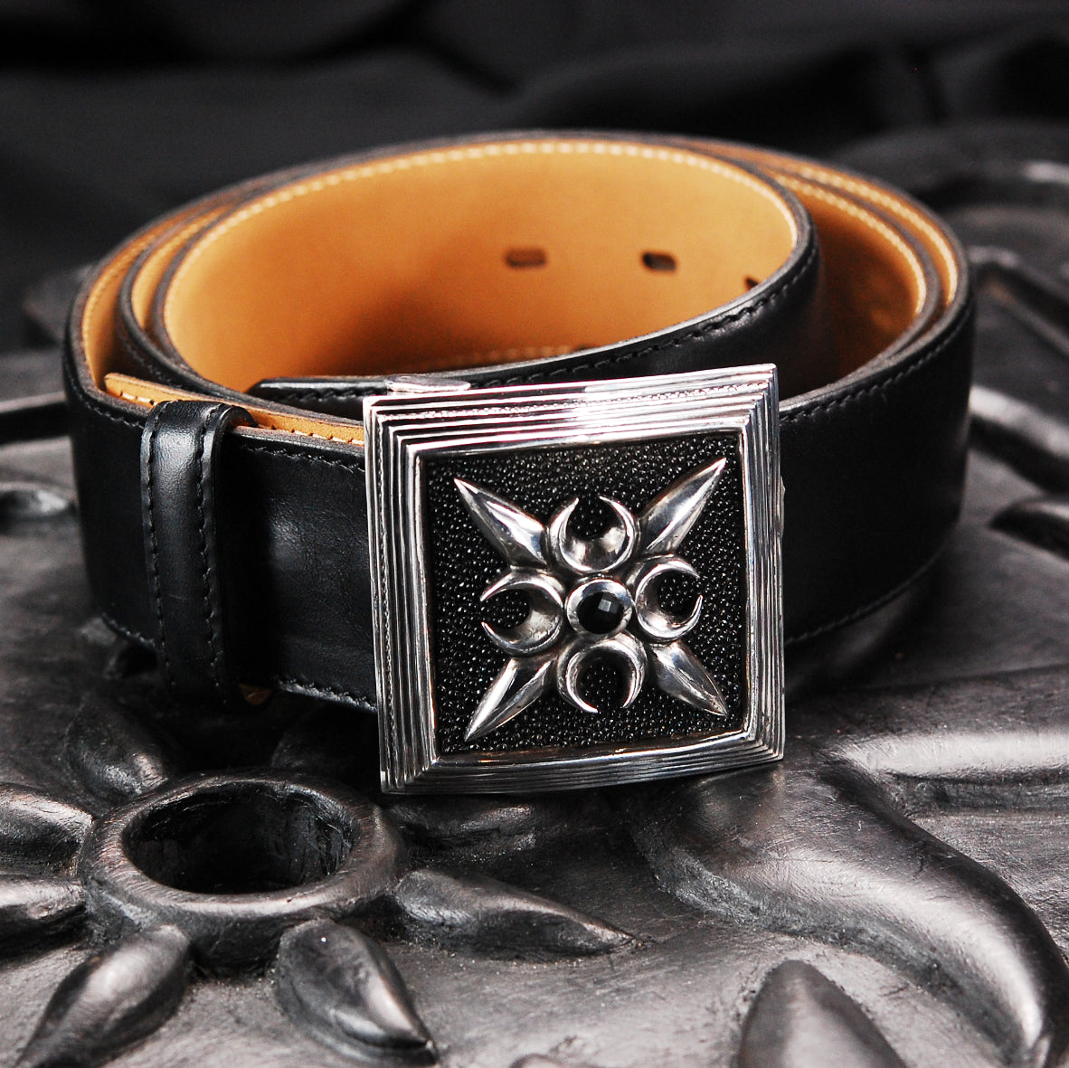 Silver Belt Buckle Caree CRESCENT STAR on Searay Leather