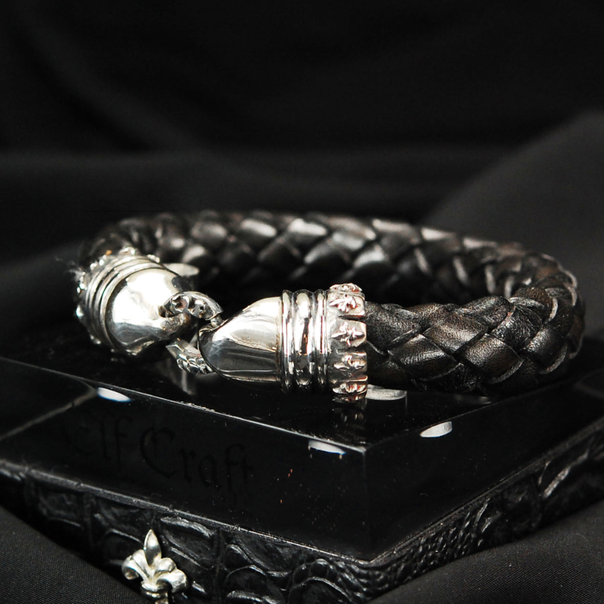 Silver Leather Bracelet LILIES CROWN 13