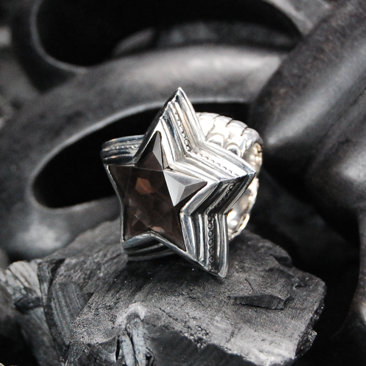 Silver Ring ELFIN STAR L on Dragon Scales Band