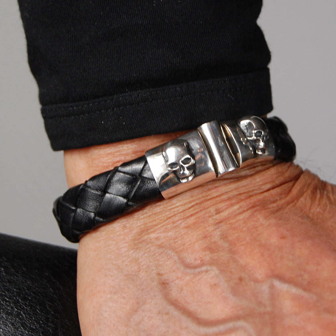 Silver-Leather Bracelet PLAIN and SKULL on a Silver Jointlock  13