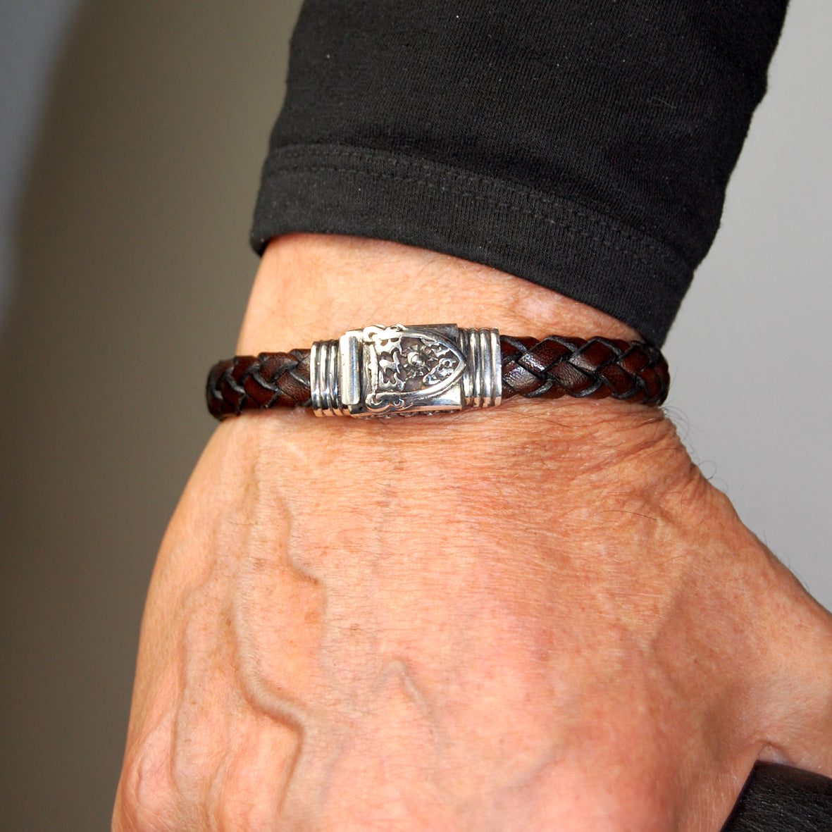 Silver-Leather Bracelet SHIELD Faceted Boxlock for 10mm leather