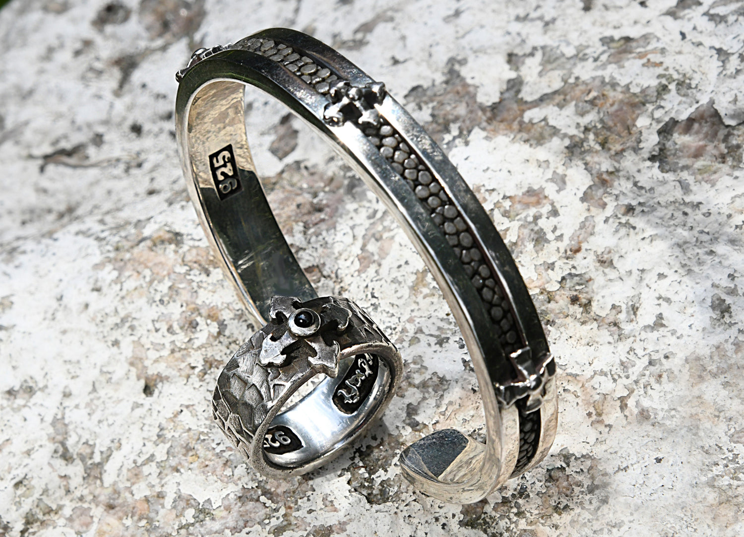 Silver Bangle SEARAY Leather Stripe with Crosses