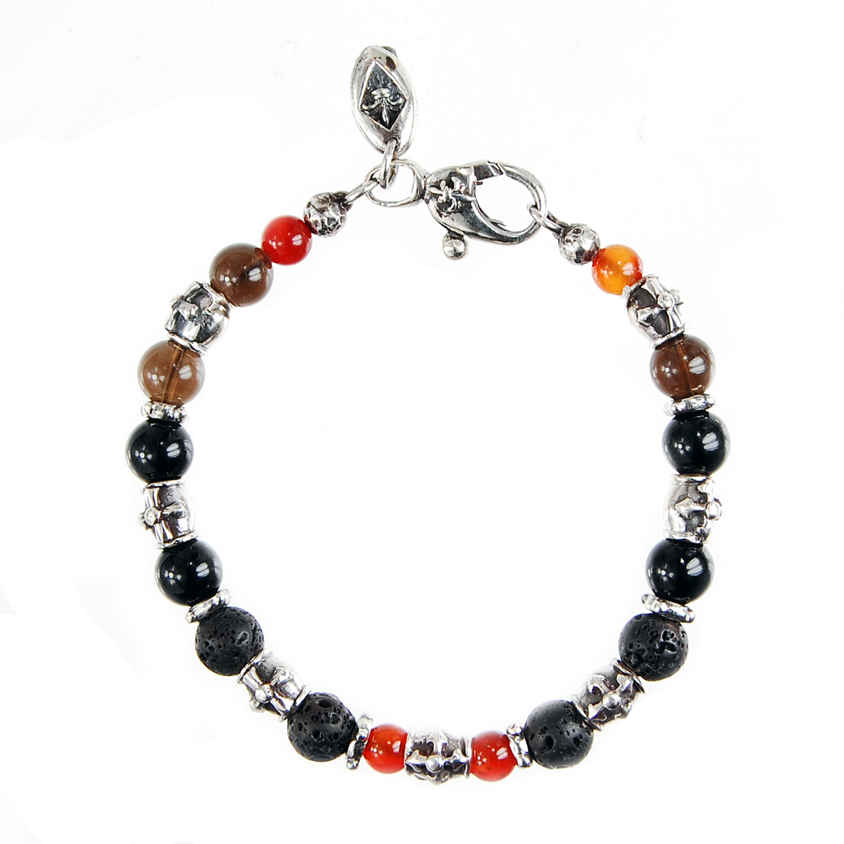 Silberne Armbänder mit Perlen und Eisen- und Klingenkreuzen aus Silber