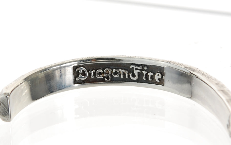 Silver Bangle Faceted with BELIEVE IN YOUR DREAMS
