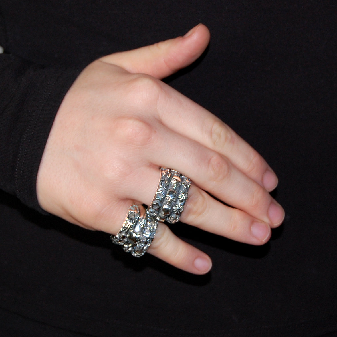 Silver Ring Spiral SKULLS ROW Lilies and Stars