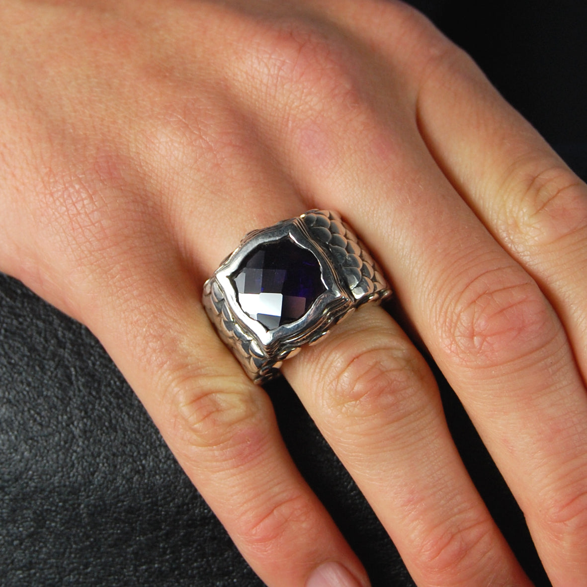 Silver Ring DRAGON SCALES Band with BAROQUE Holder