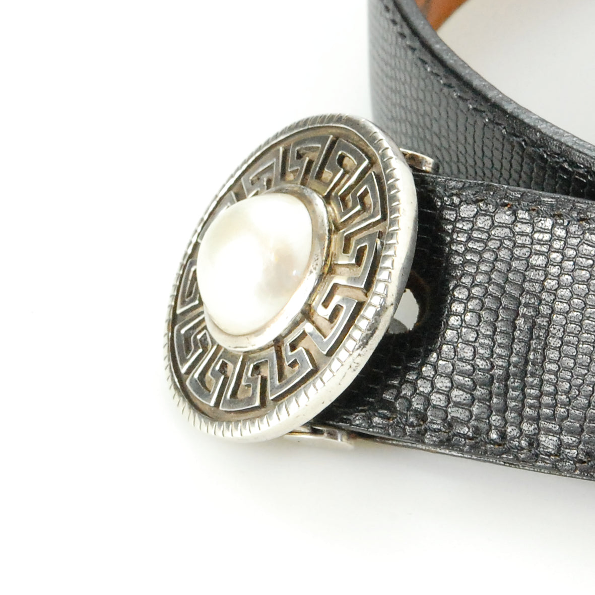 Silver Belt Buckle MEANDER CIRCLE with MABE PEARL