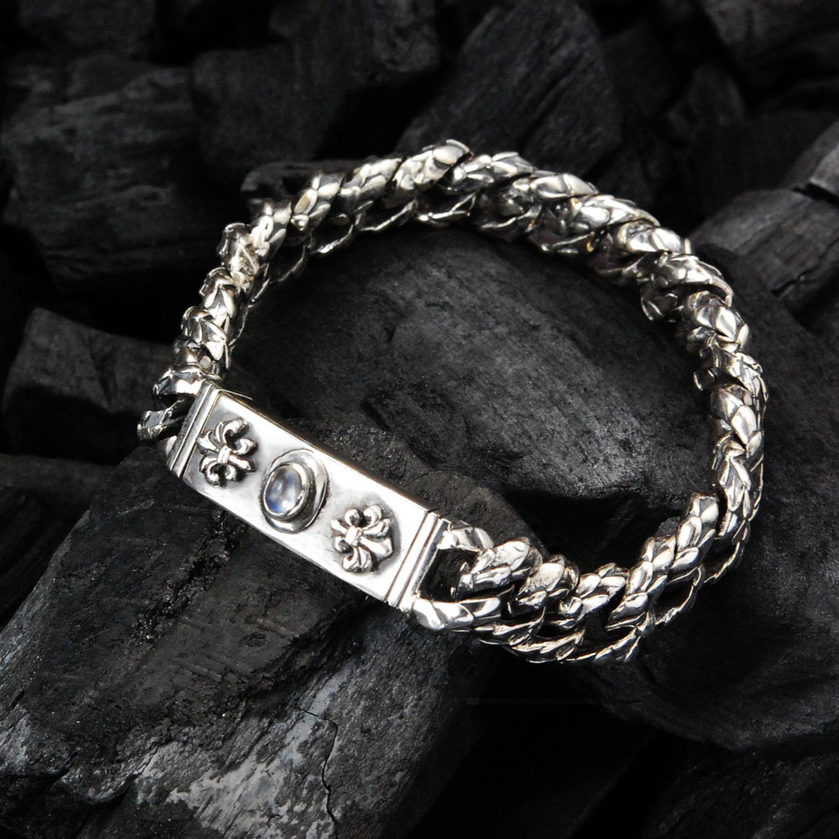 Silver Bracelet Oval Moonstone with LILIES and DRAGON SCALES Chain