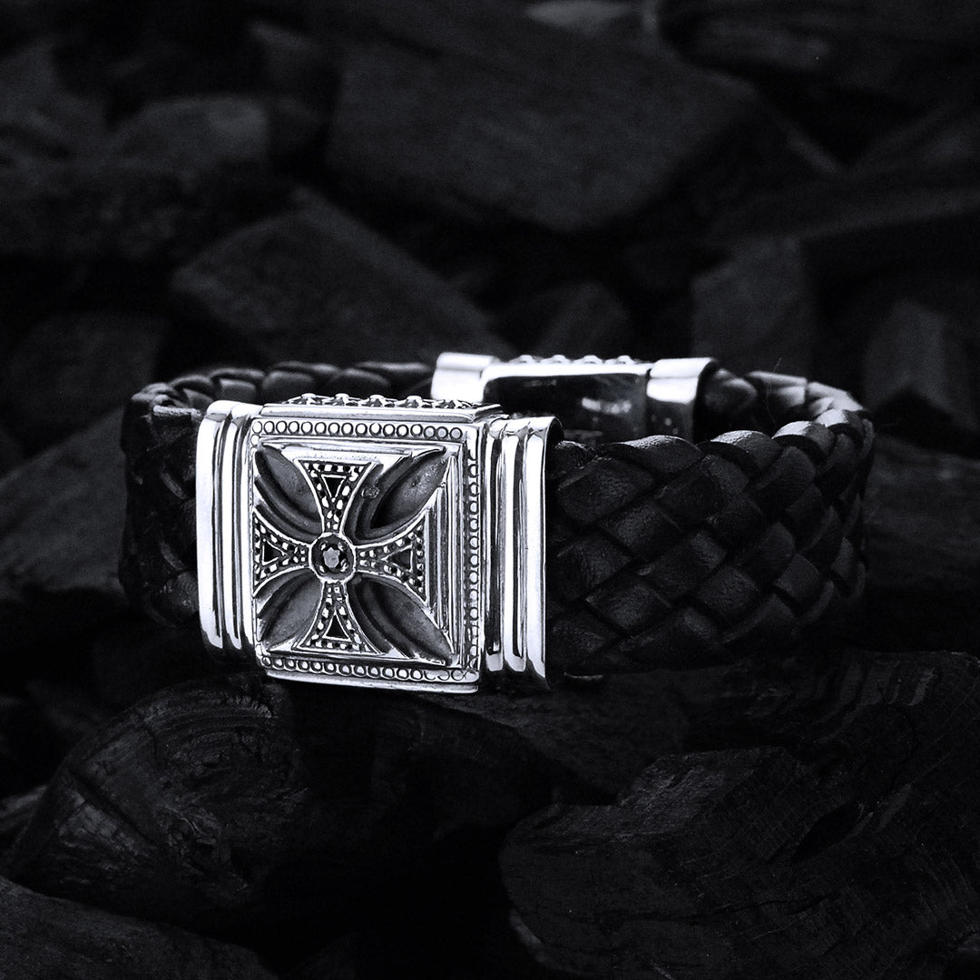 Silbernes Lederarmband MALTESERKREUZ mit LILIE Kastenschloss 22