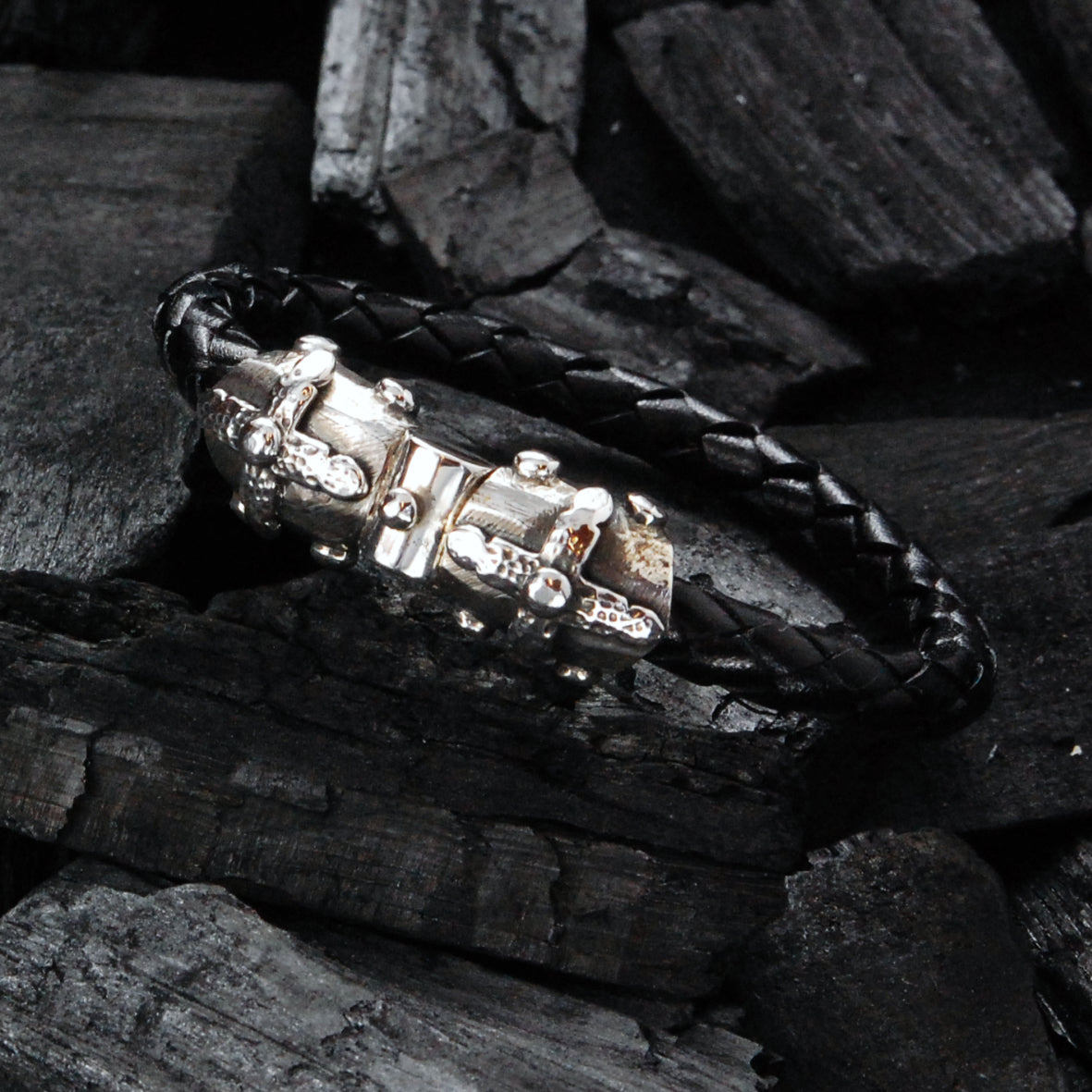 Silver-Leather Bracelet LANCE CROSS on a SilverJointlock Faceted 7