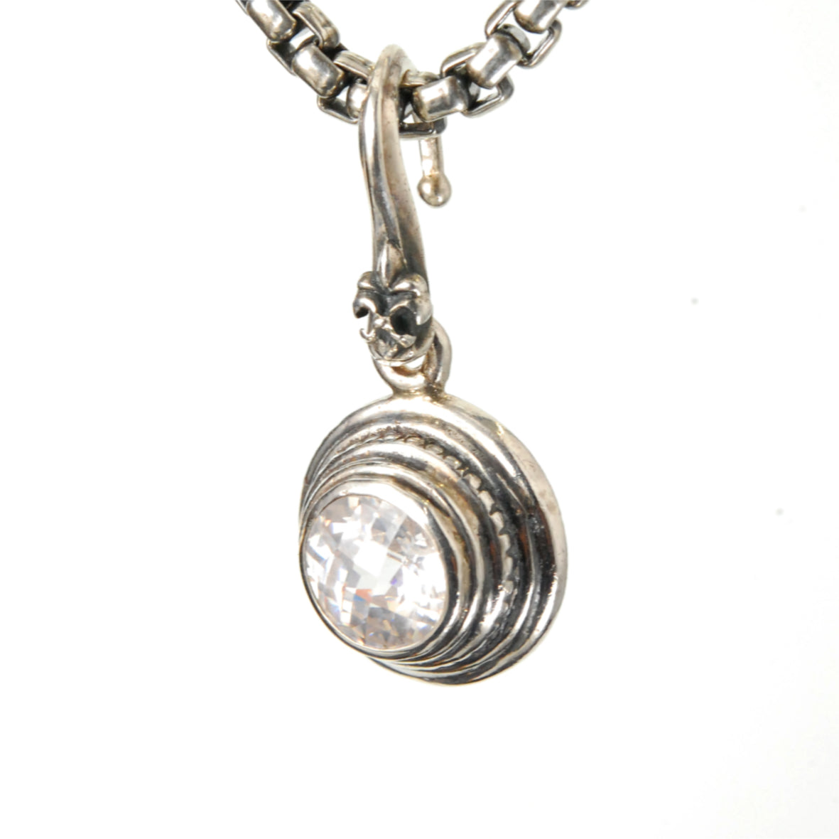 Silver Pendant Round Elfin´Frame with Stone