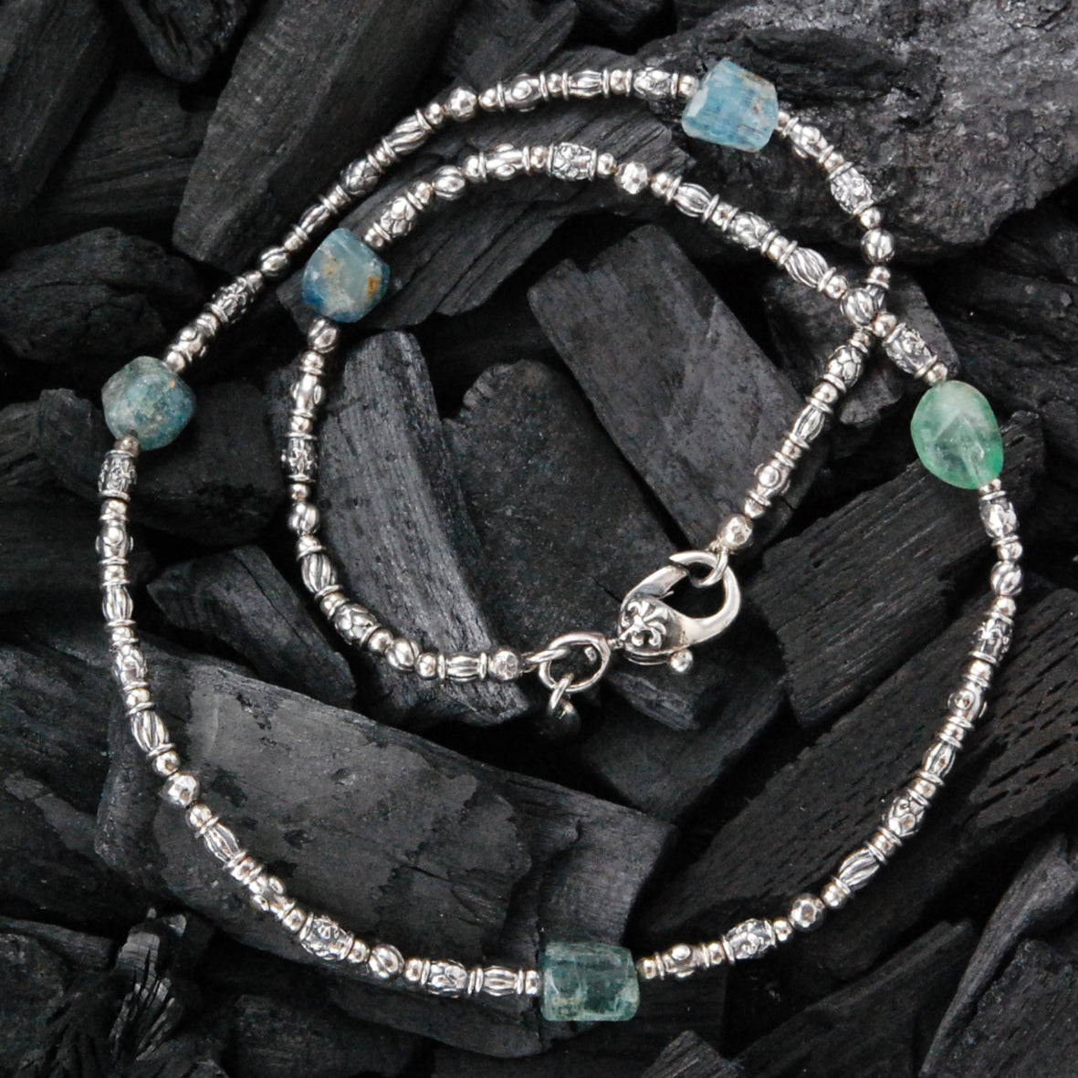 Silver Neckchain Mini TUBES Decor and Raw Stones