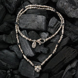 Silberne Halskette mit rauen Röhrchen, EINFACHES KREUZ mit LAVA- und schwarzen DIAMANT-Perlen