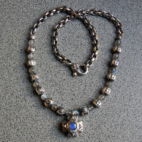 Octagon Cross+PEA s Neck Chain XS Faceted+Beads+Square Steps Balls