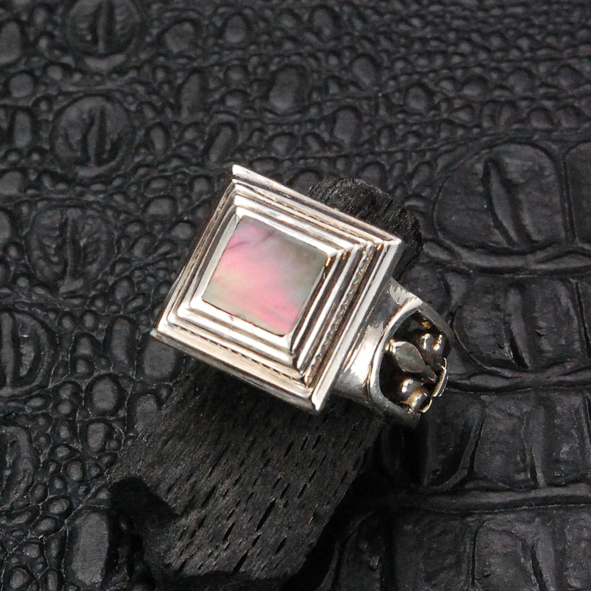 Silver Ring ELFIN CARREE on Slim OPEN LILIES Band