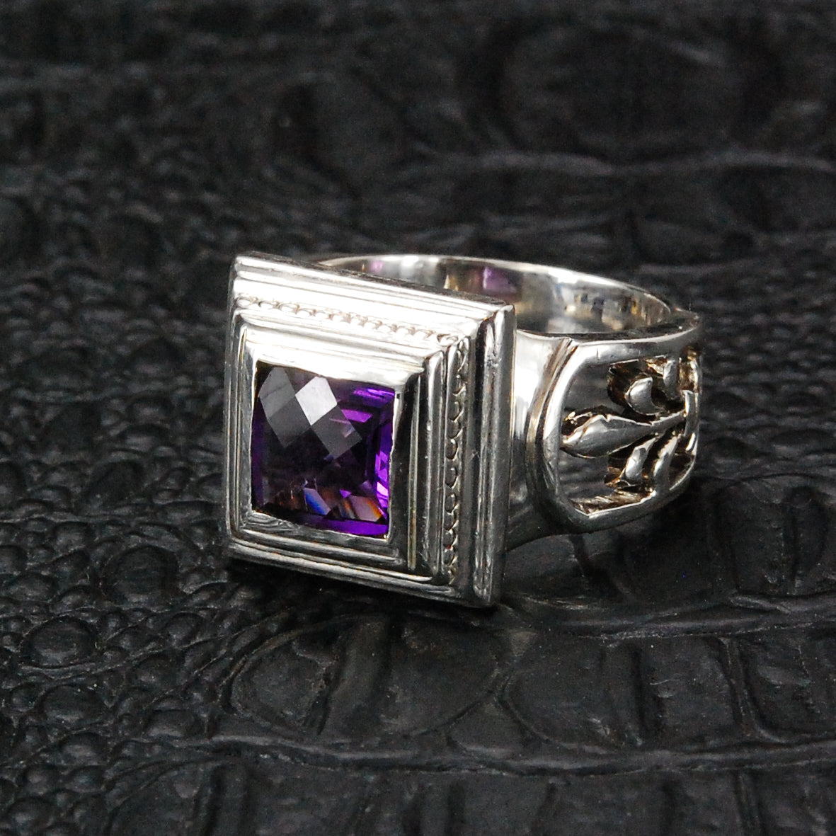Silver Ring ELFIN CARREE on Slim OPEN LILIES Band