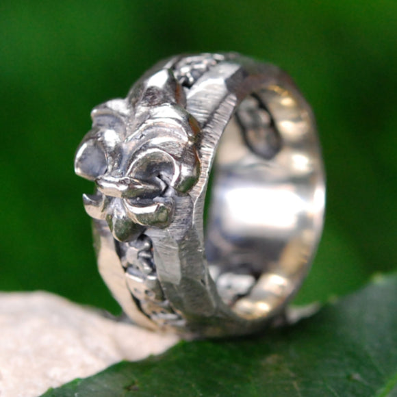 Silver Ring LILY with Faceted Band and BELIEVE IN YOUR DREAMS